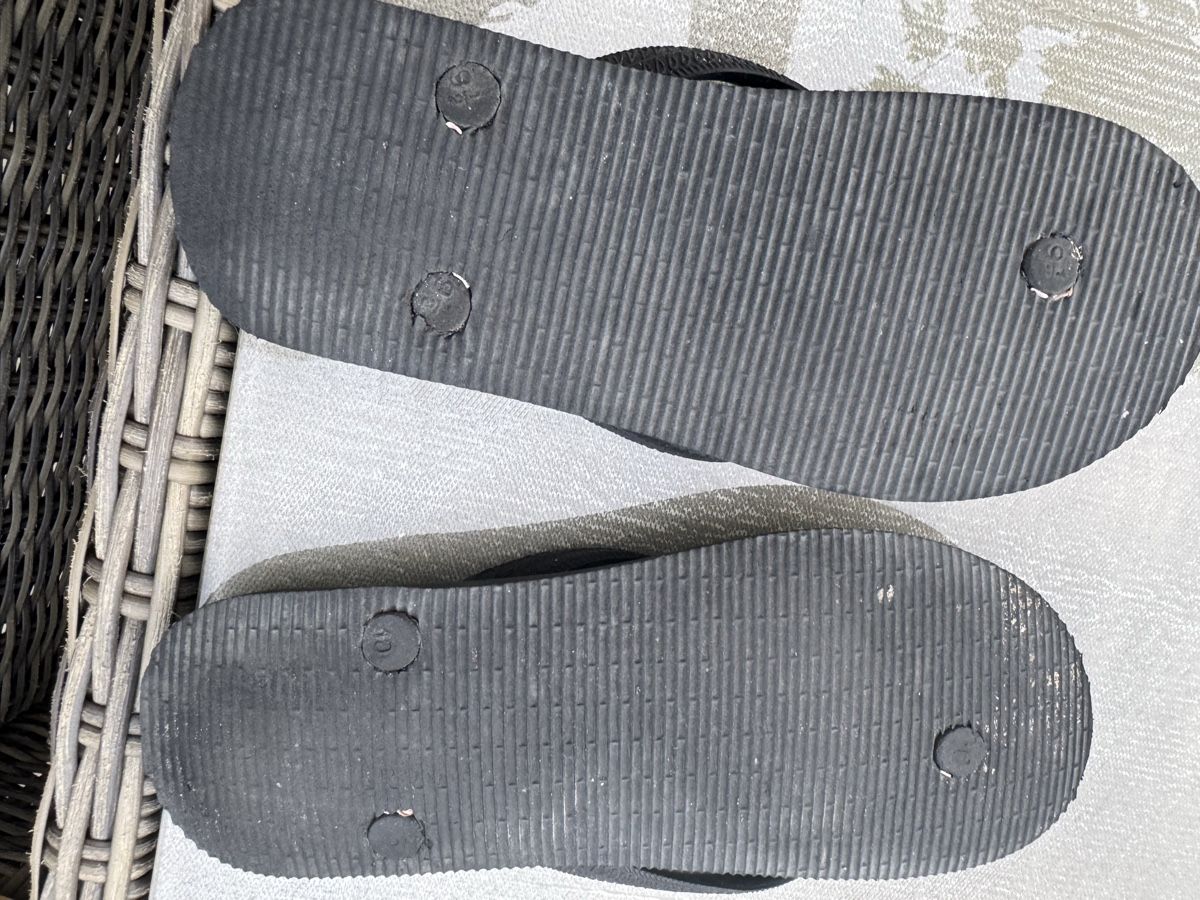 Herrenschuhe: Flip-Flops schwarz Grösse 37 – Gebraucht aus Zürich von Orionos 1