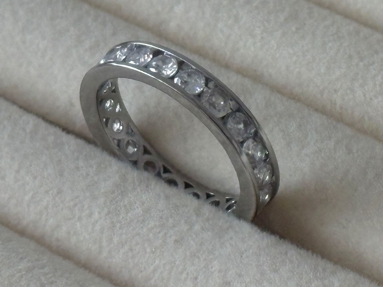Ringe: Luxus Elegante Gr.18/8 Ring Memoire  Farbe Silber – Gebraucht aus Biel-Bienne von Roserosse13 1