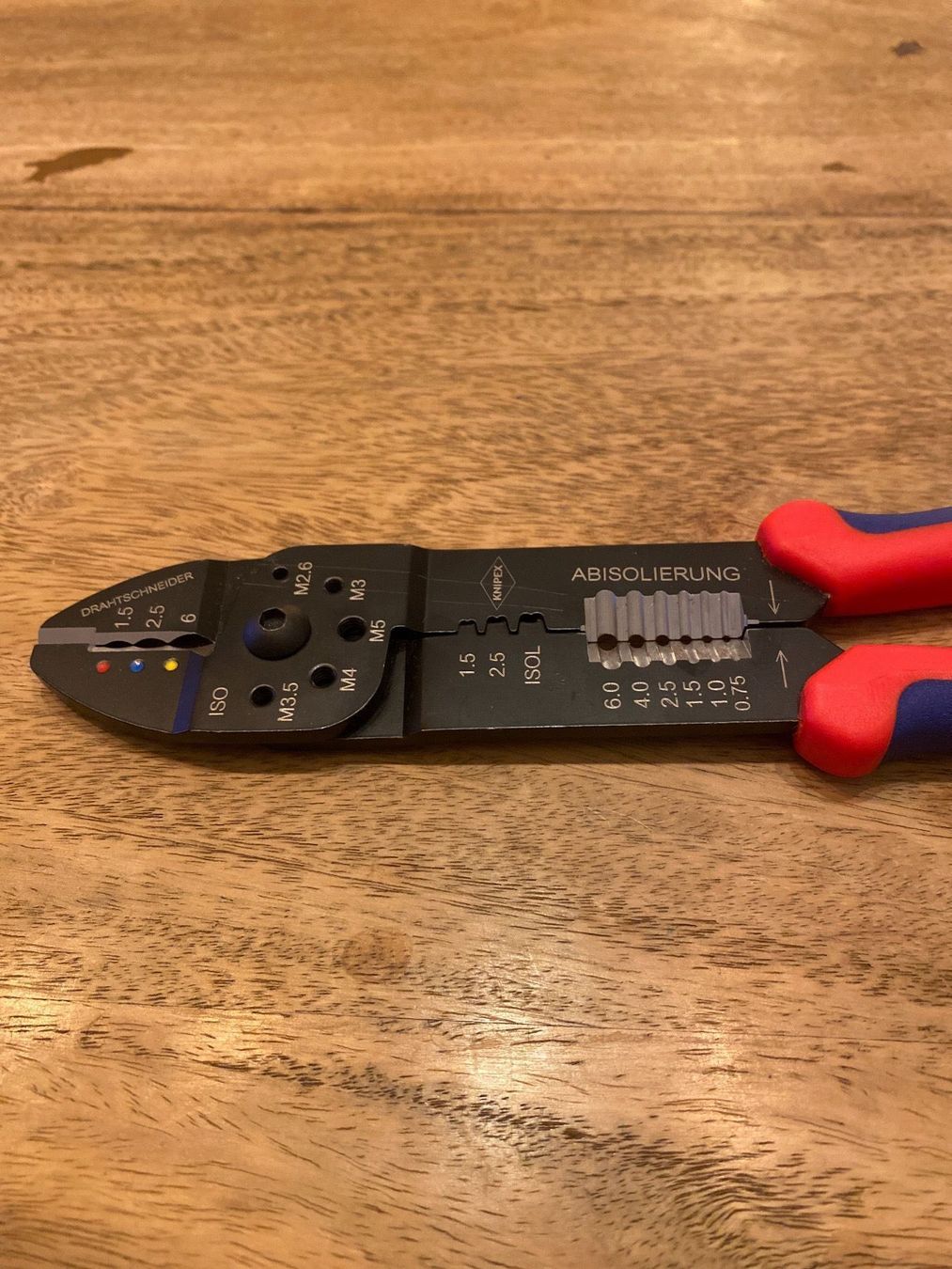 Knipex Tutti gli attrezzi: Knipex Crimpzange 240mm. 9722240. – Nuovo (secondo la descrizione) da Heerbrugg venduto da ProBau-Liq 2