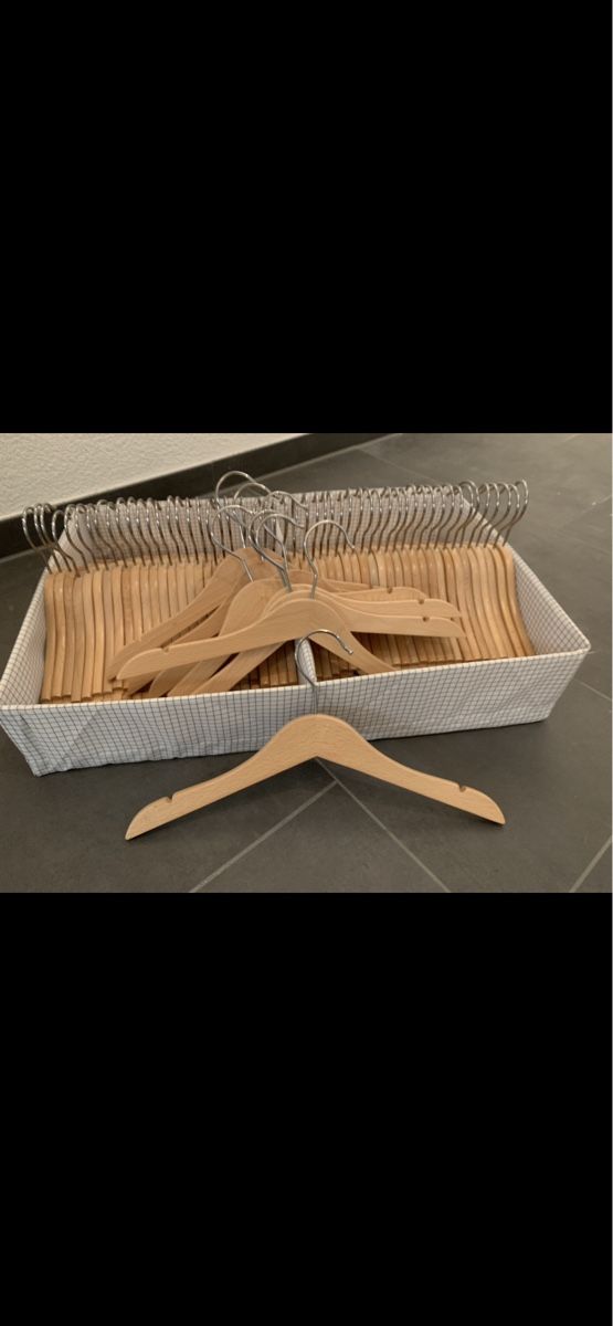 Ikea Kleiderbügel: Kinderkleiderbügel Holz 32cm – Gebraucht aus Unterstammheim von kenridge