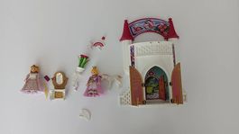 Petit château Playmobil avec princesses