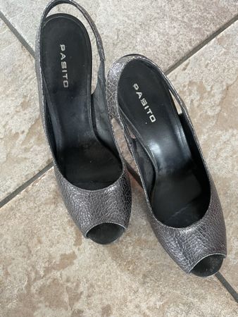 Peeptoe Pump, echtes Leder, Grösse 39