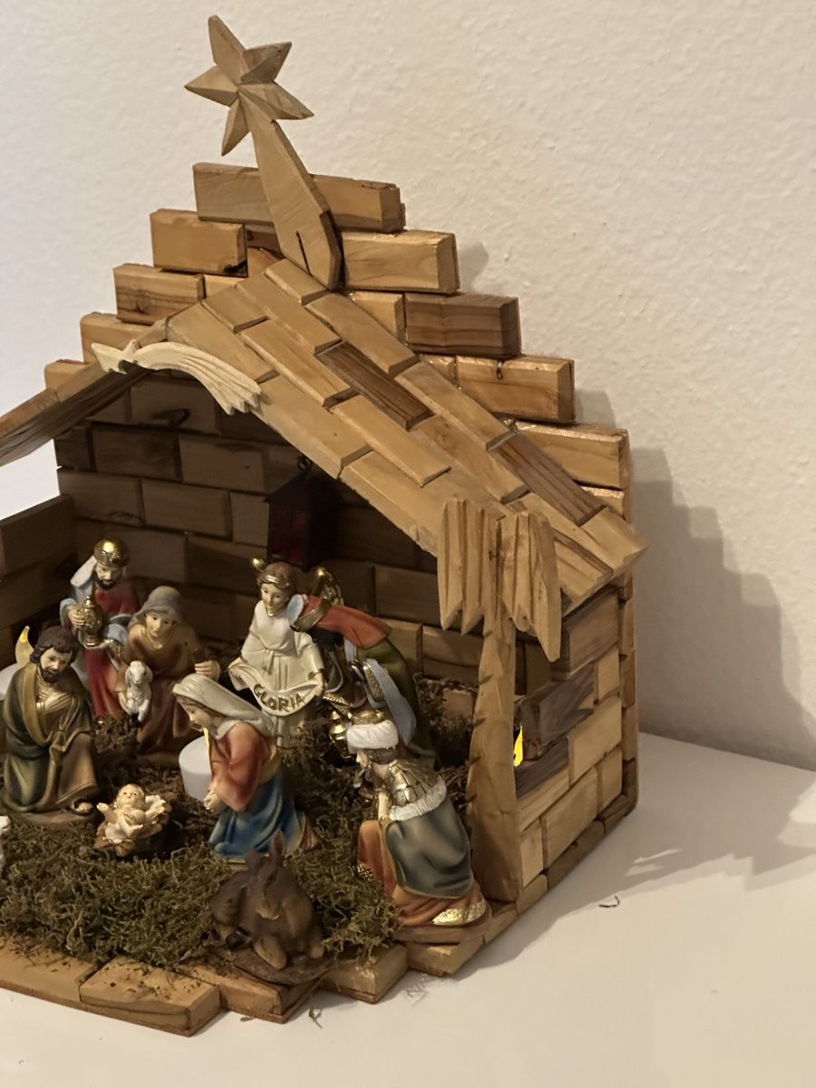 Statuette: Weinachts Krippenfiguren mit Holz Haus – Nuovo (secondo la descrizione) da Basel venduto da Ivana_4 1