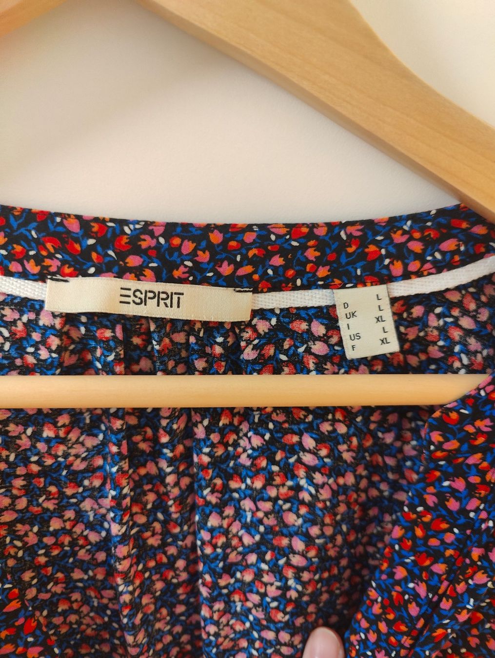 Esprit T-Shirts: T-Shirt Bluse von ESPRIT – Gebraucht aus Jona von Curtis90 1