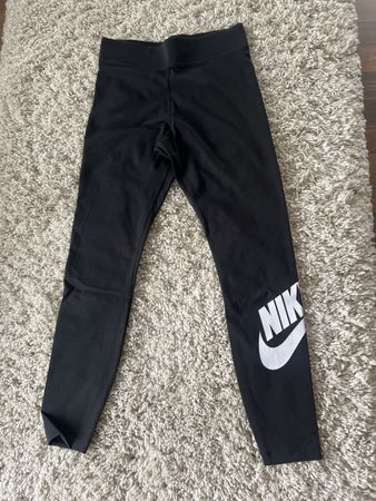 Nike Leggings Damen schwarz Grösse M guter Zustand