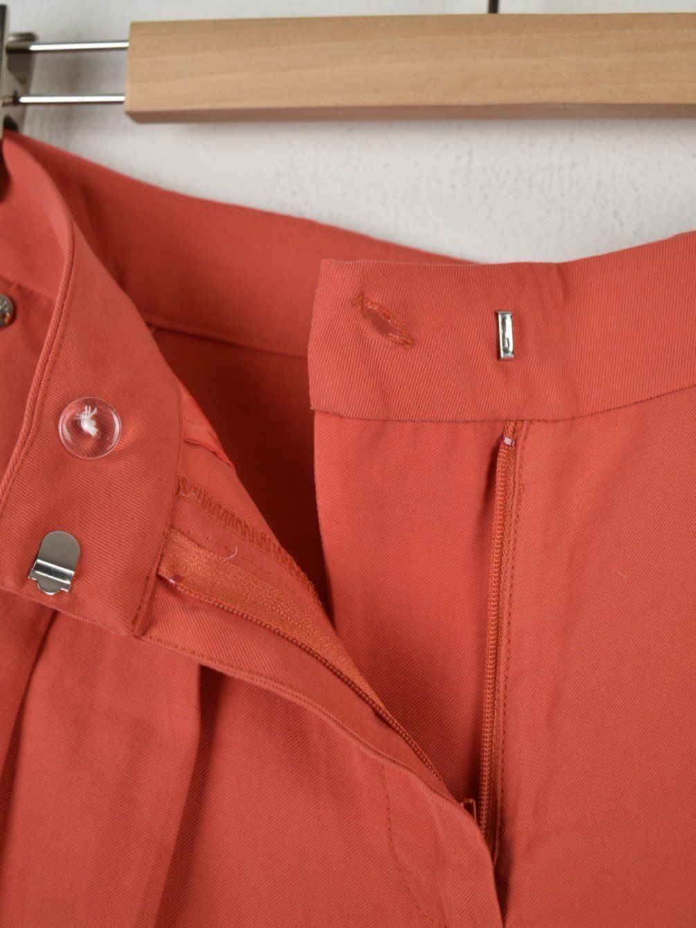 Manor Pantaloni: Manor Stoffhose, Gr.42, 93% Viskose – Usato da Nürensdorf venduto da 2ND_STORY 5