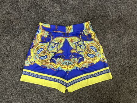 Sommerliche Shorts mit Muster, Grösse 38 Top Zustand!