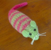 Filzmaus mit Baldrianwurzel, Handarbeit