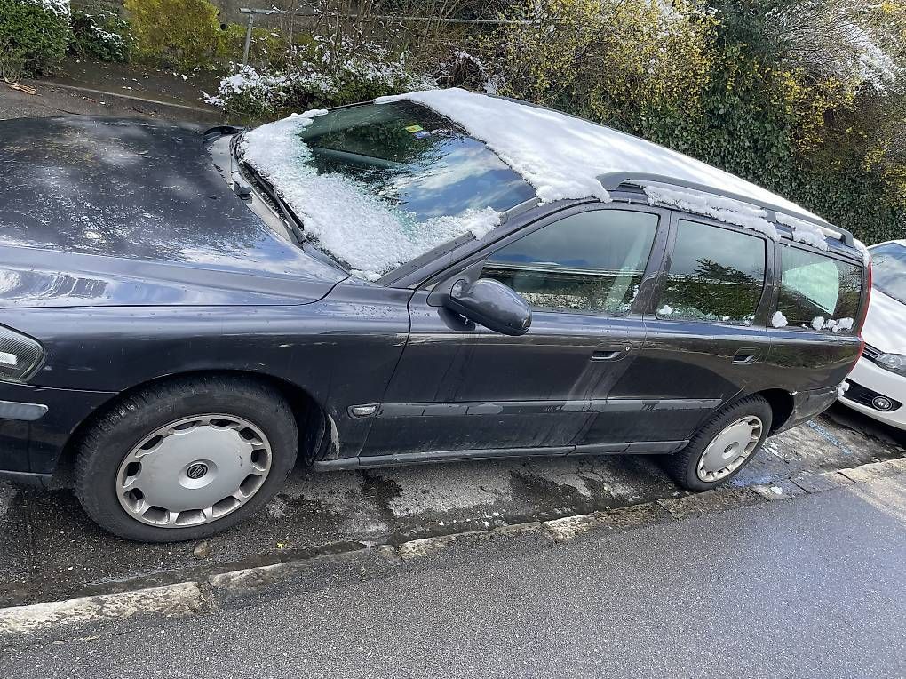 Automobili: Volvo V70 2.4 T AWD – Usato da Liebefeld venduto da Adrianl0