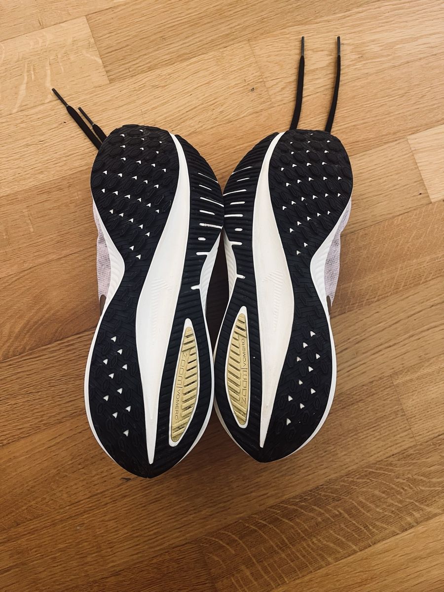Chaussures femmes: Nike Damenschuhe – Neuf (Voir description) à Buttisholz par Eberlic 1
