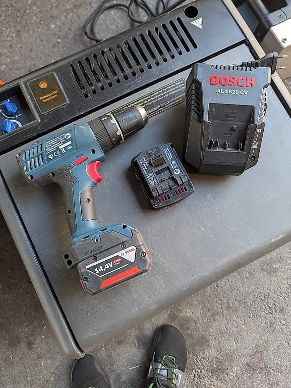 Bosch Bohrmaschinen: Bosch Professional 14,4V Akkuschrauber – Gebraucht aus Erstfeld von up.