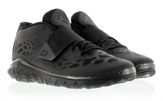 Jordan Scarpe da uomo: JORDAN FLIGHT FLEX TRAINER 2 BLACK METALLIC SILVER grösse 45 – Nuovo e nell'imballaggio originale da Kriens venduto da Delikanli1 2