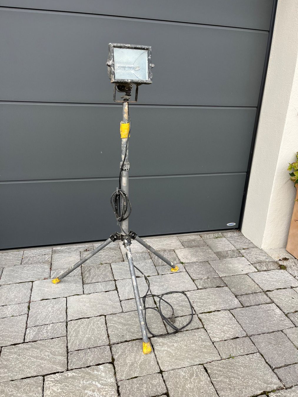 Fari: Baustrahler (Halogen Fluter) – Difettoso da Wolfhausen venduto da zottel4