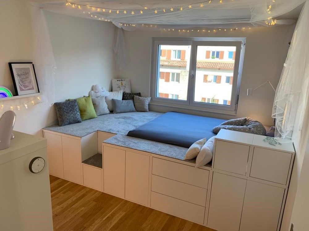 Podest Mit Eingelassenem Bett