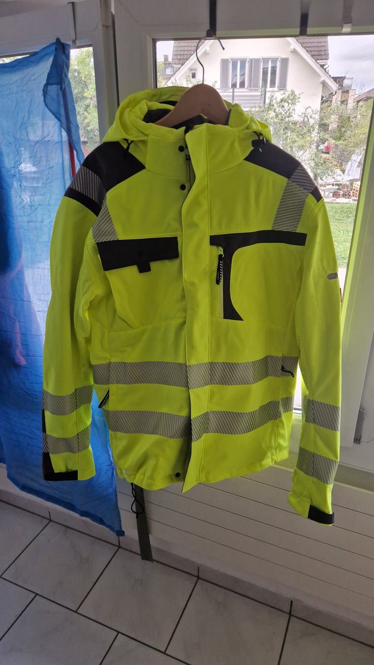 Giacche: STRAUSS Warnschutz-Softshell-Jacke e.s.motion in XL – Nuovo (secondo la descrizione) da KREUZLINGEN venduto da sma_c5fz