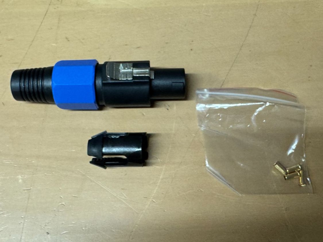 Cavi: 4er Set Speakonstecker (X1238) – Nuovo e nell'imballaggio originale da Däniken SO venduto da Profog1 4