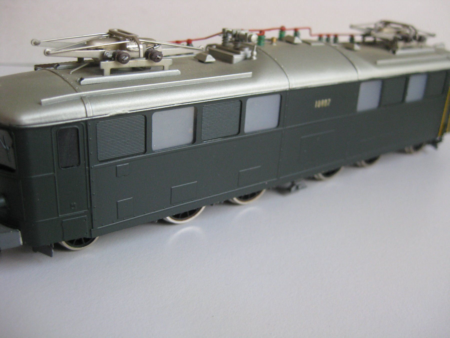 Metropolitan Modellini di ferrovie: Metrop SBB E-Lok Ae 4/6 10807  Gotthardlok,  735 – Usato da Buchs ZH venduto da swiss-train 3