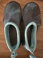 Wasserschuhe Badeschuhe Grösse 32/33 guter Zustand