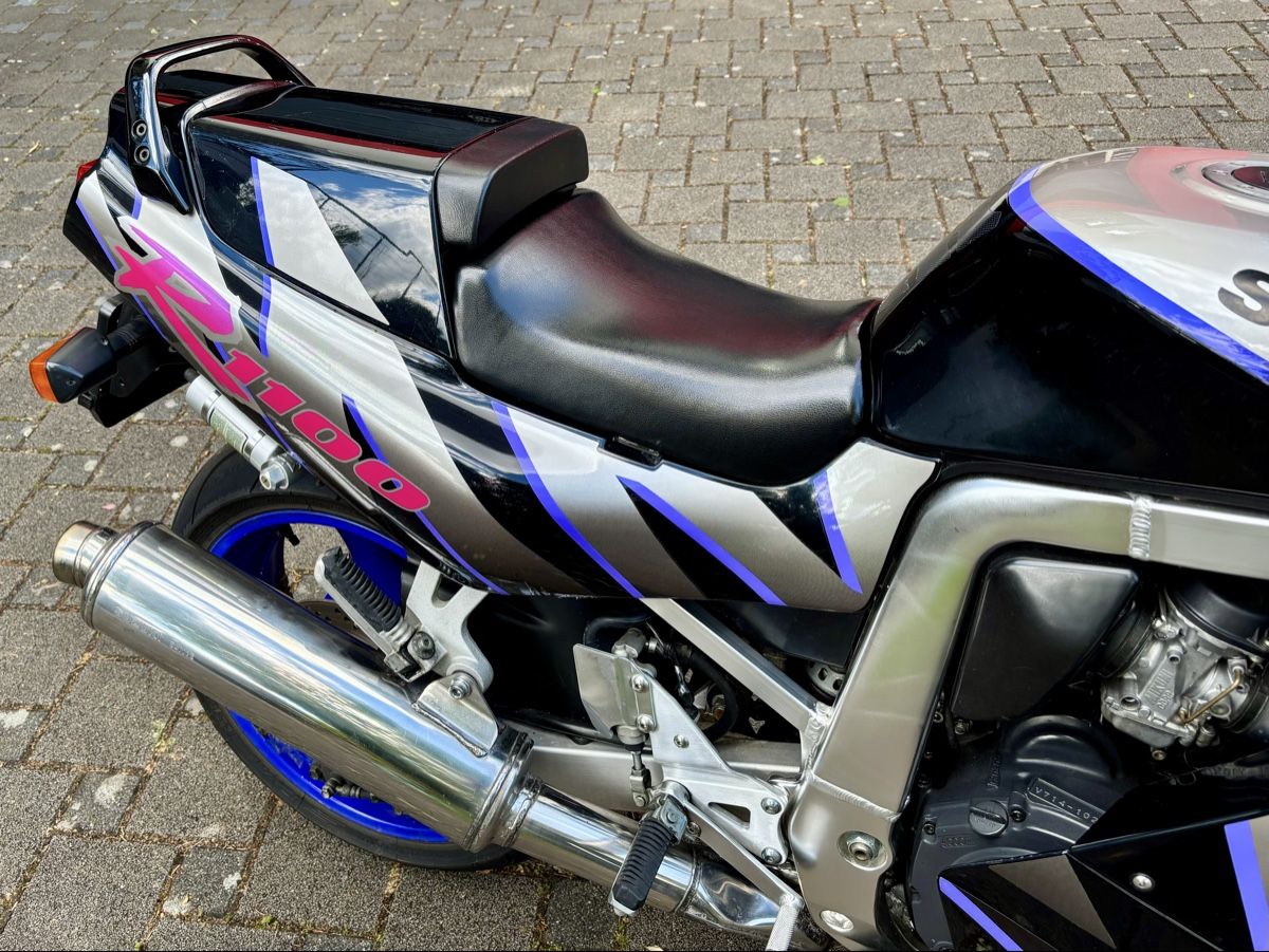 Suzuki Strada: Suzuki GSX-R 1100 1993 – Usato da Wahlen b. Laufen venduto da budo4242 2