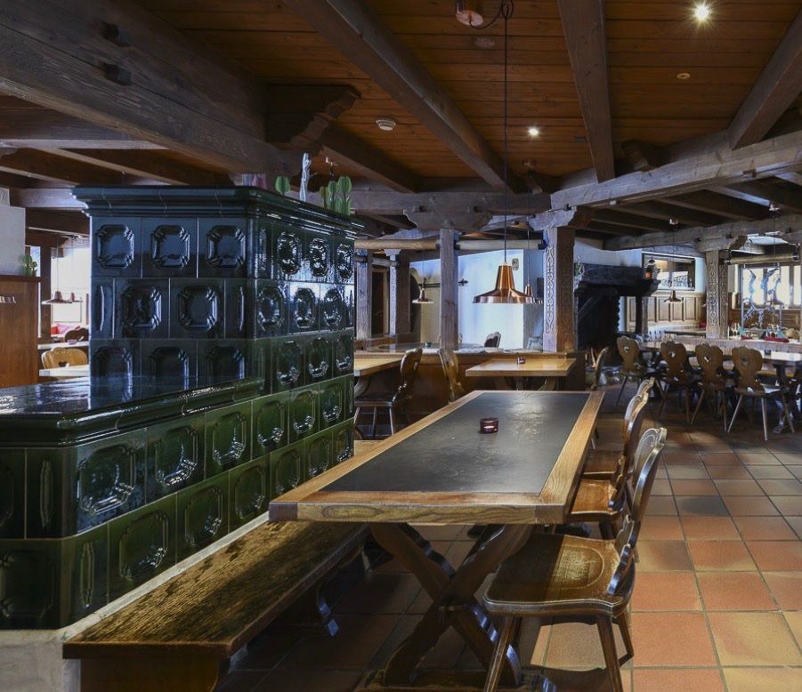 Altri mobili d'antiquariato: Grüner Kachelofen – Usato da Schwyz venduto da minaschuler