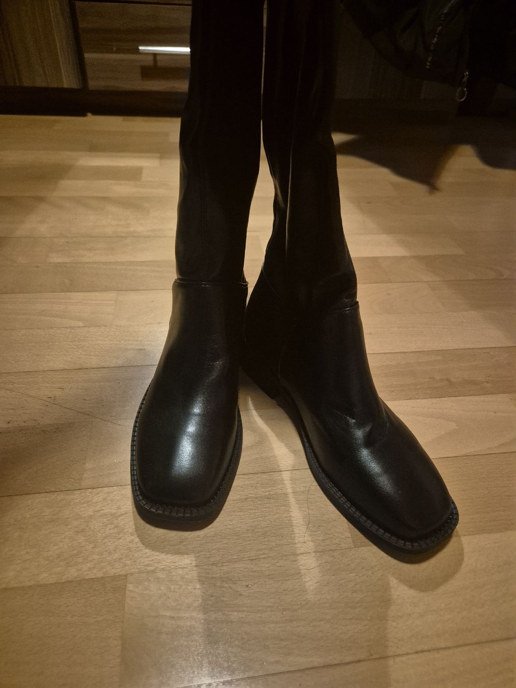 Damenschuhe: Schöne lange schwarze Stiefel – Neu und originalverpackt aus Zürich von tiz_kq79 1