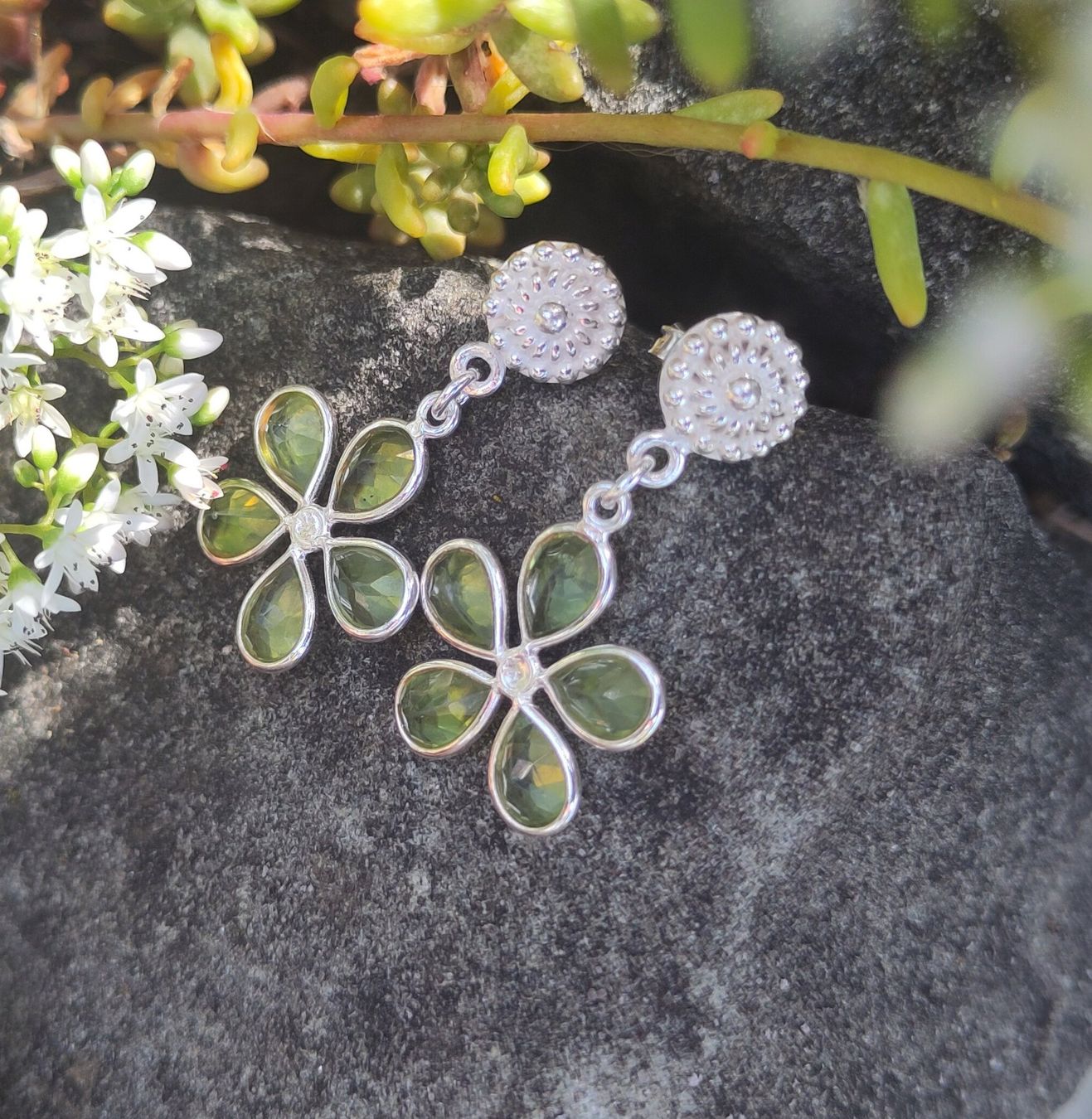 Boucles d'oreille: Ohrstecker mit Peridot – Neuf avec emballage d'origine à Lauperswil par Naturhandwerk