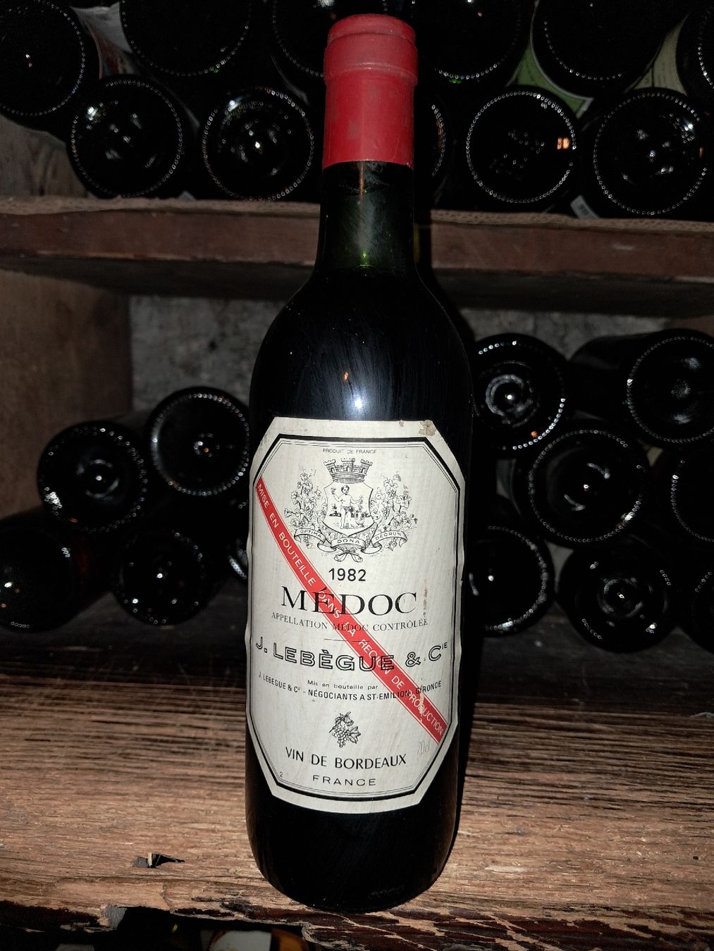 Vino: Médoc J. Lebègue & Cie 1982 – Nuovo e nell'imballaggio originale da Le locle venduto da juliensaran 1