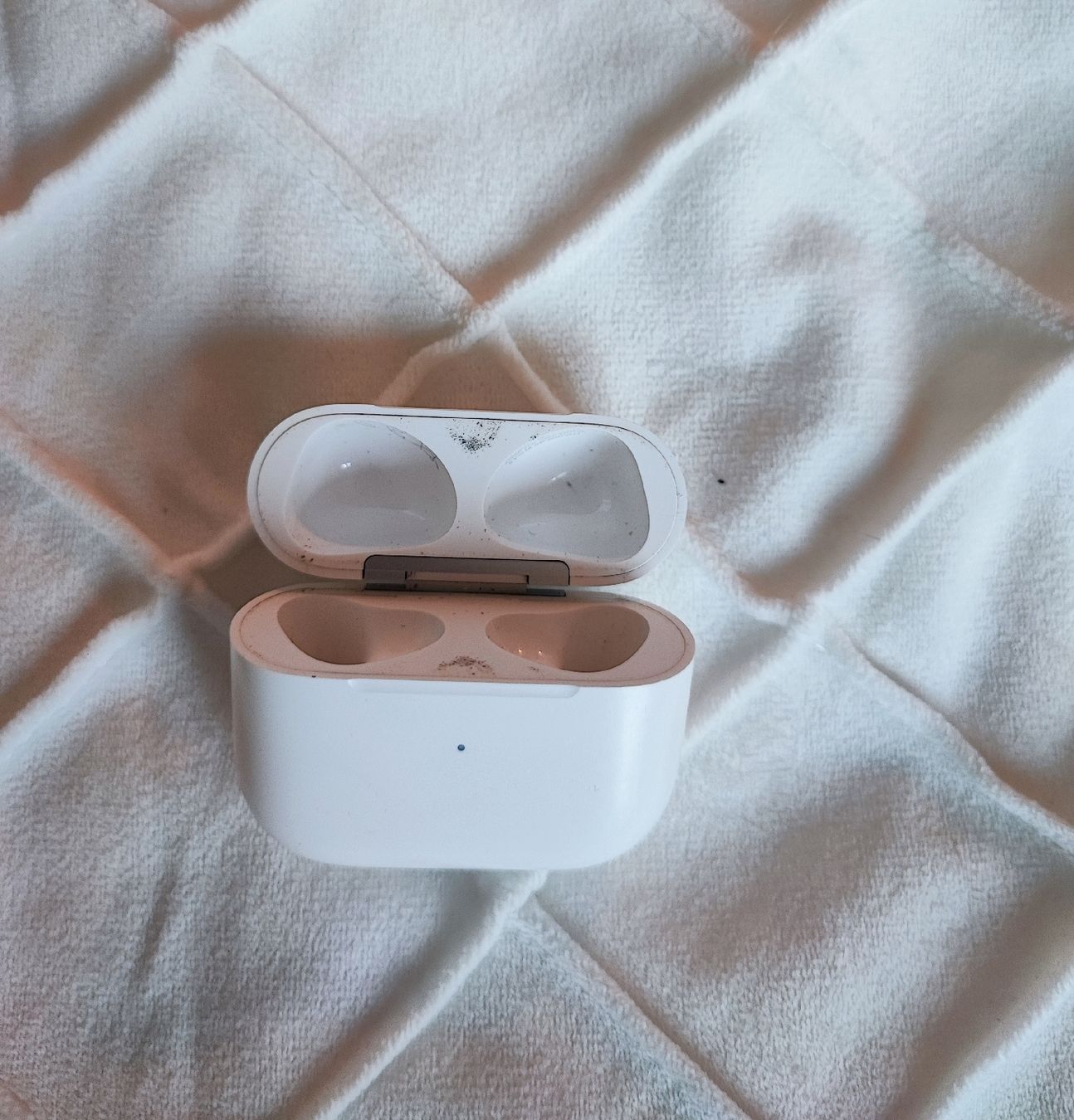 Apple Chargeur: Original Apple airpods 3 Ladecase  – D'occasion à Zollikofen par zar_j67f 3