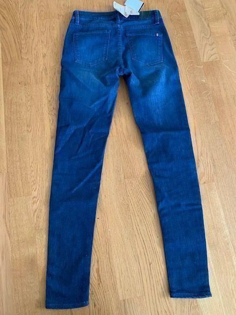 Jeans: Damen Jeans, Gr. 28 / 32 - Neu – Nuovo e nell'imballaggio originale da Beromünster venduto da msklef 5