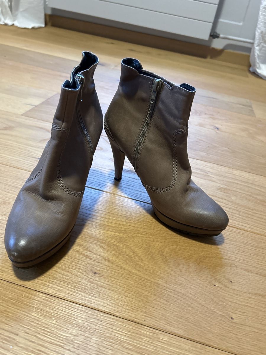 Scarpe da donna: Bottines cuir état neuf – Nuovo (secondo la descrizione) da Burgdorf venduto da nat_kfq5