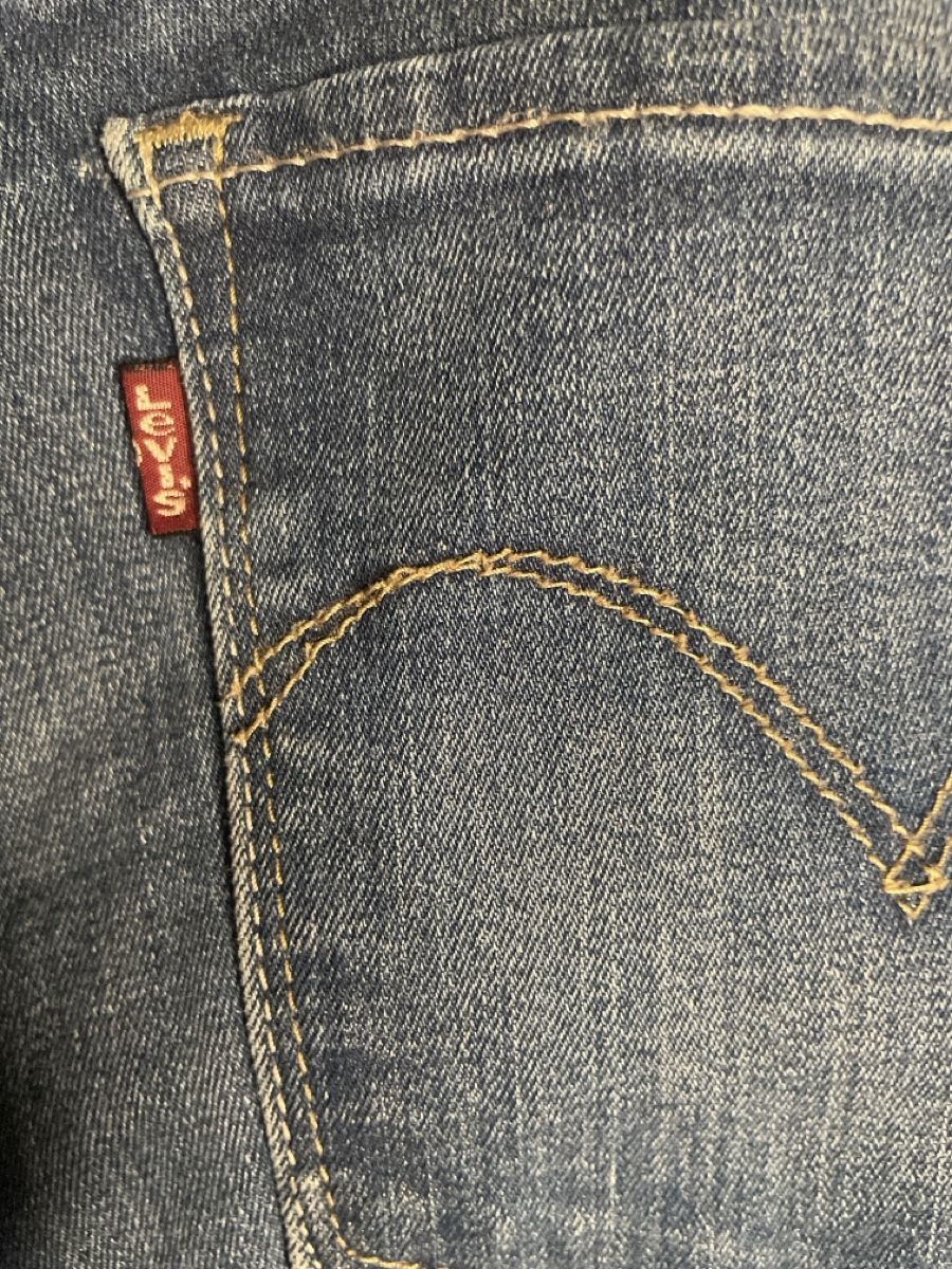 Jeans: Levi’s Jeans Dunkel Blau – Usato da Capolago venduto da LA.BOTTEGA 3