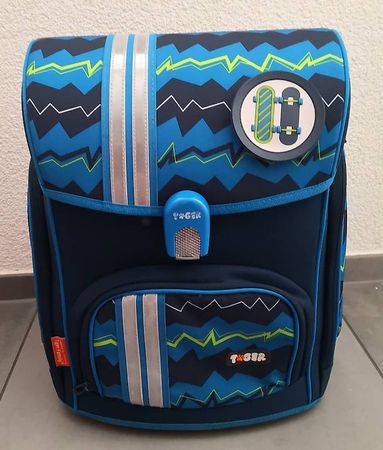 Knaben-Schultasche zu verkaufen