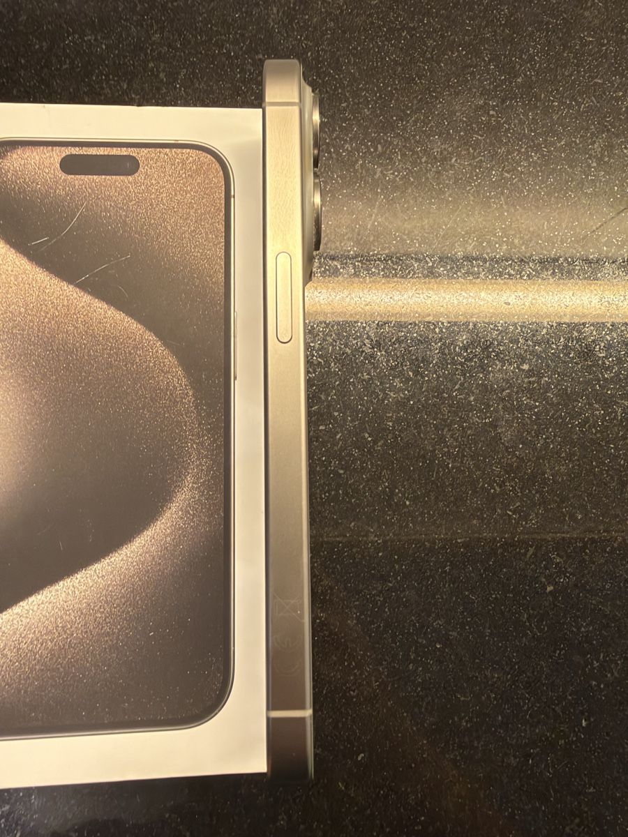 Apple Telefoni cellulari / Smartphones: iPhone 15 Pro Titan – Usato da Egerkingen venduto da 3net 4