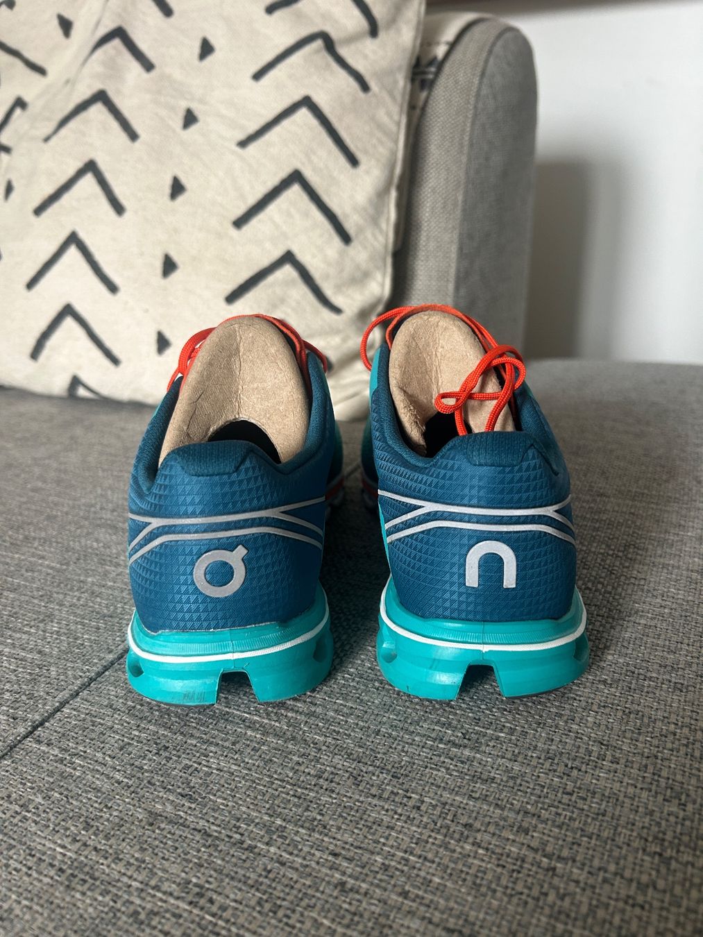 On Scarpe da donna: On Cloudflow Schuhe - Gr. 37 – Nuovo (secondo la descrizione) da Illnau venduto da Monkky 4