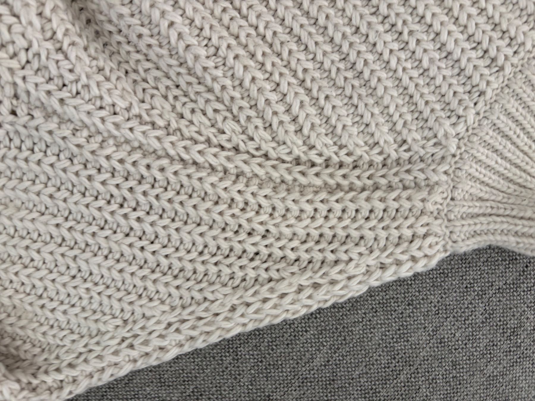H&M Maglioni & Felpe: Strickpullover beige Stehkragen grob gestrickt  Gr. M – Usato da Bülach venduto da bjoernbenny 3