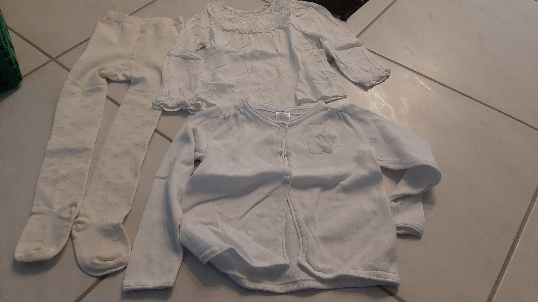Lotti & Set di vestiti: K..46) Mädchen Kleiderset Gr. 98 – Usato da Wil SG venduto da Saxer1