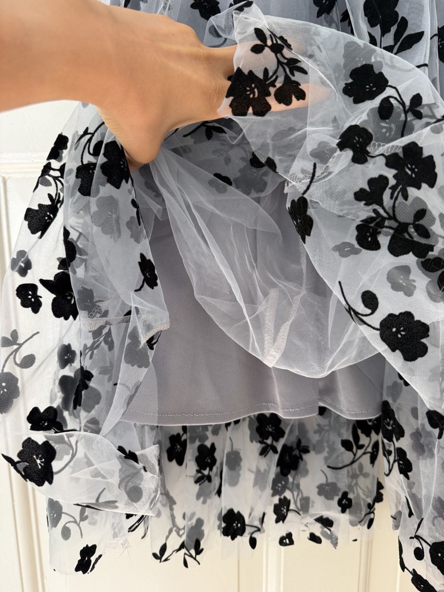 Jupes: Midirock mit Blumenprint – D'occasion à Zürich par ann_rb8p 1