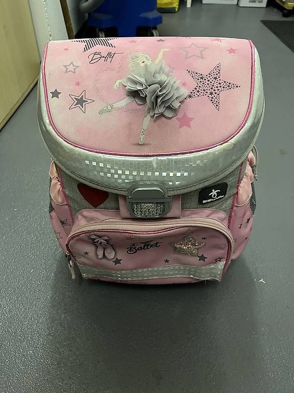 Kindertaschen: Schulranzen Pink Mädchen 1-3 Klasse  – Gebraucht aus Hinwil von Superman117 1