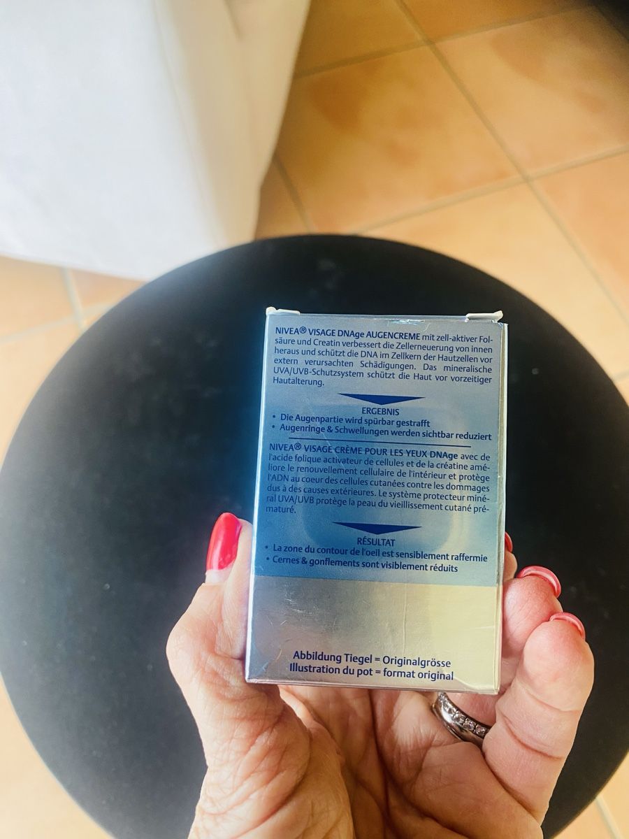 Nivea Cura del viso: Nivea creme yeux DNAge neuf – Nuovo e nell'imballaggio originale da Belmont-sur-Lausanne venduto da chu_vxf5 3