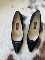 Bally Pumps dunkelblau Grösse 38 Leder Lackleder Akzent