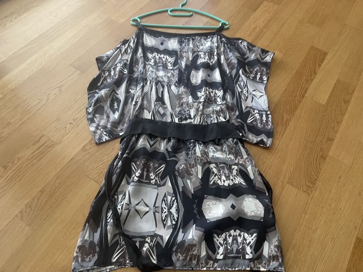 Vestiti: Kleid Elegant / Top Gr. M, schwarz/weiss, Single – Usato da Rüschlikon venduto da Lajniii 6