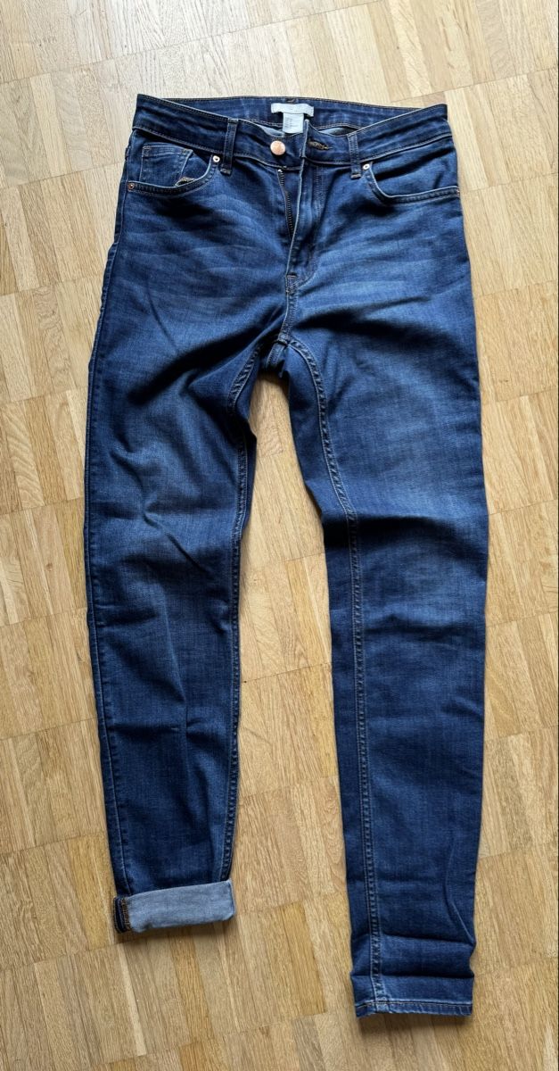 H&M Jeans: Skinny Stretch Jeans H&M Gr.36 – Usato da Zürich venduto da mybuybye