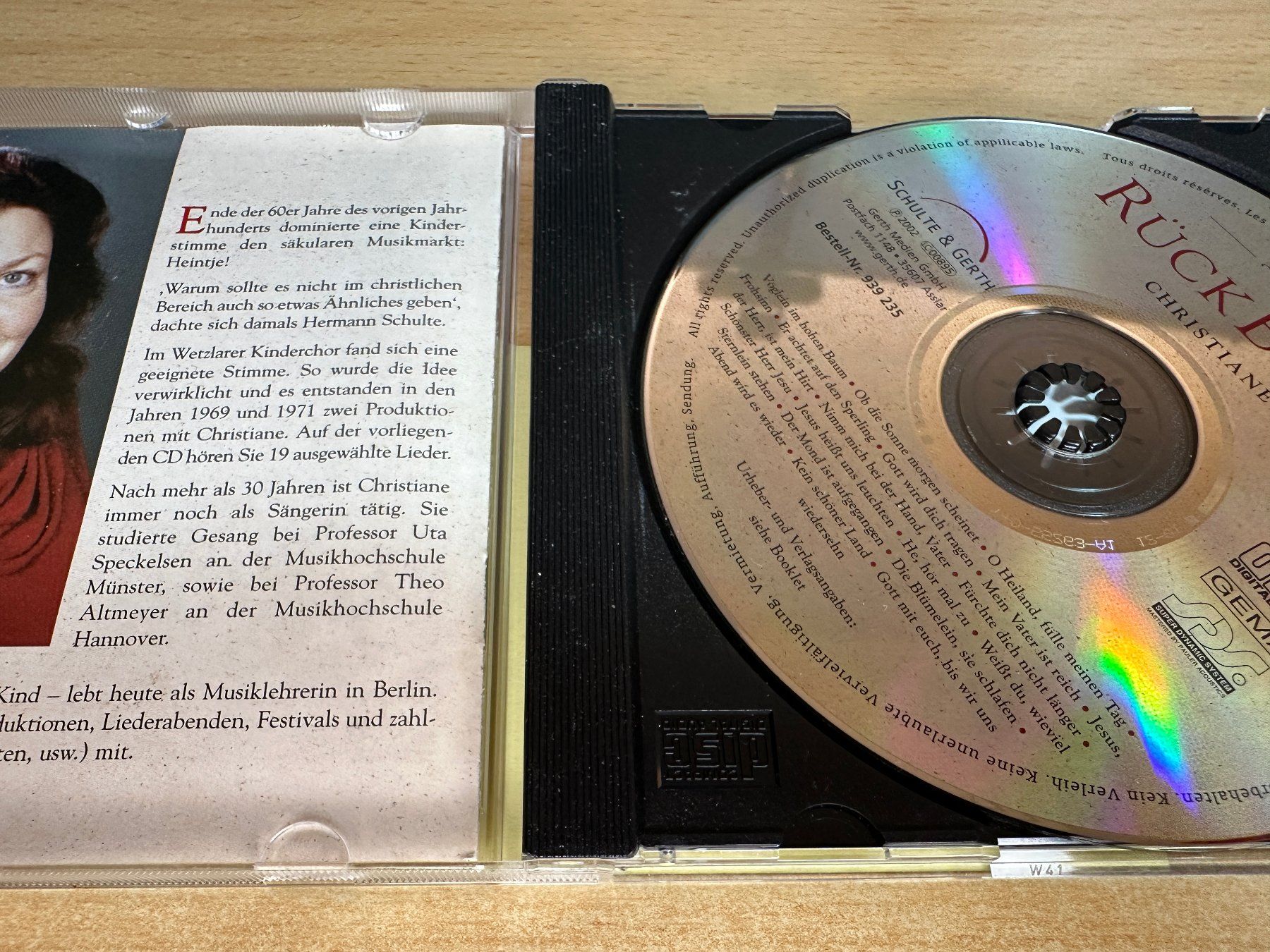 CD: D8 Christiane Batel - Rück Blick 5 – Usato da Rikon im Tösstal venduto da Alpenmutz 2