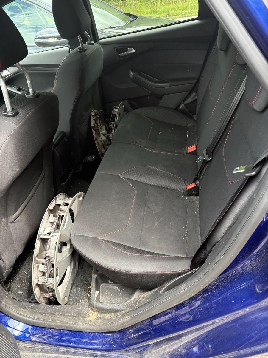 Ford Autos: Ford Focus Kombi – Defekt aus Hergiswil LU von Amrein1208 5