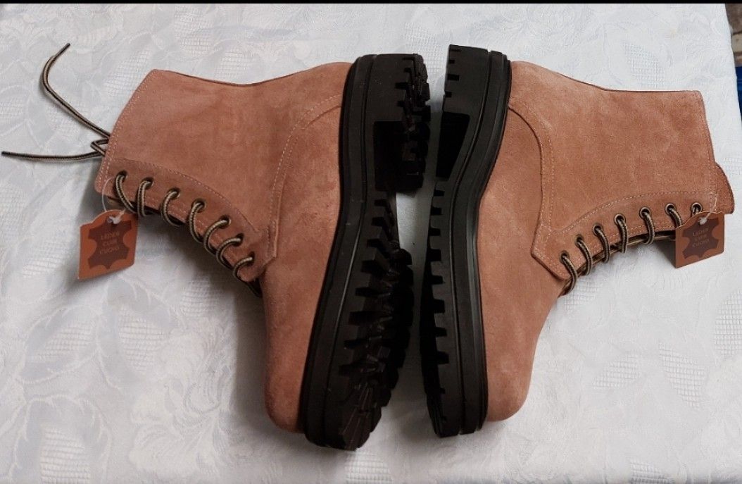 Damenschuhe: Lederstiefel – Neu (gemäss Beschreibung) aus Wislikofen von Ana.Gomes 2
