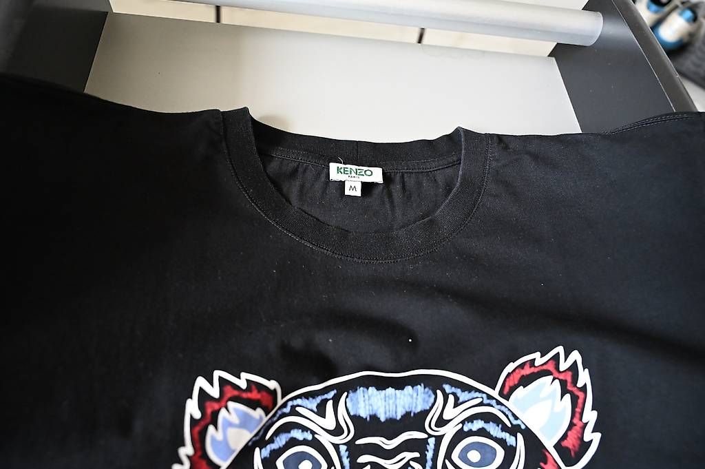 Kenzo T-shirts: Kenzo T-Shirt Grösse M – D'occasion à Laupersdorf par noah.bruttel 1