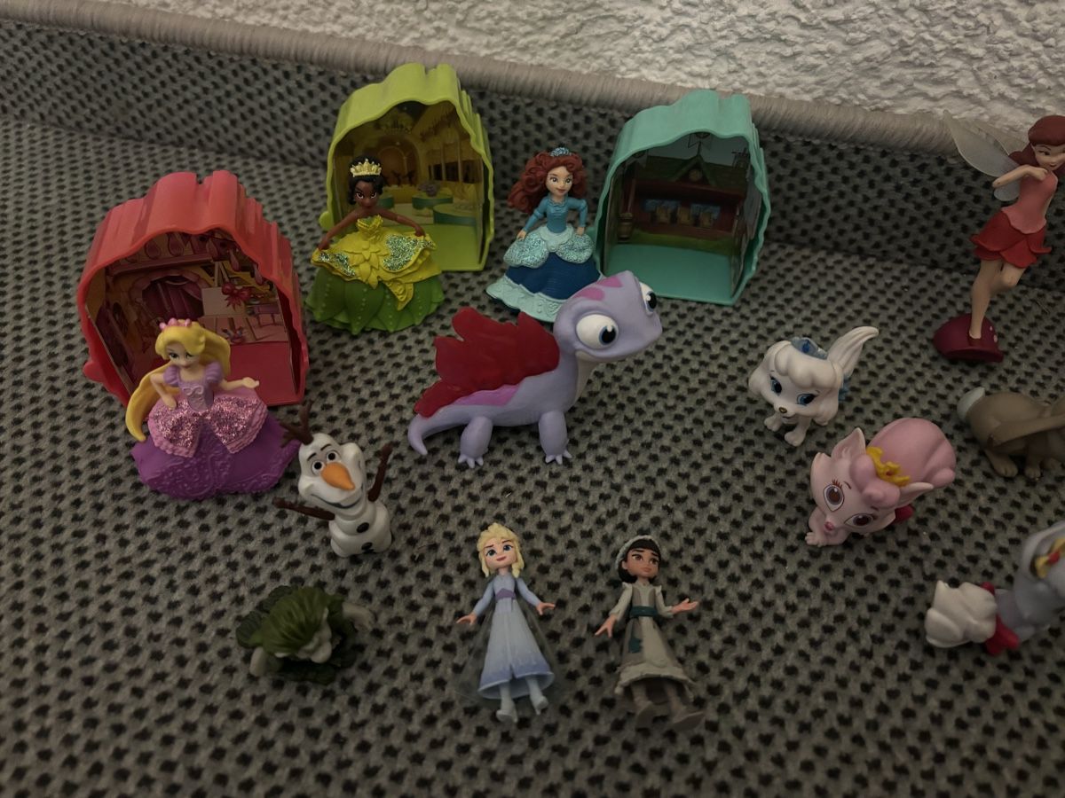 Disney Statuette: Diverse Disney Figuren – Usato da Uetikon am See venduto da Winnieclaudia 1