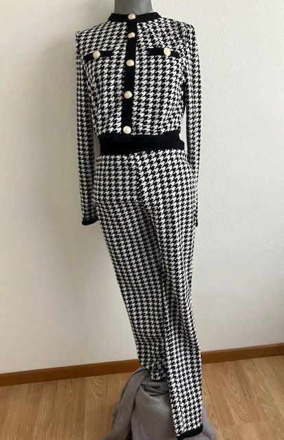 Shein Lotti di vestiti: Ensemble élégant noir et blanc, taille L – Usato da Marin-Epagnier venduto da rchouchouu