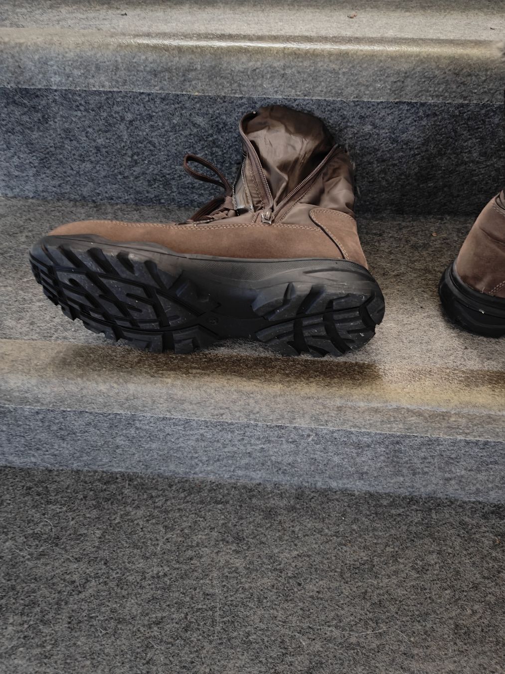 Scarpe da donna: Winterschuhe gefüttert – Usato da Adelboden venduto da Markusandra 1