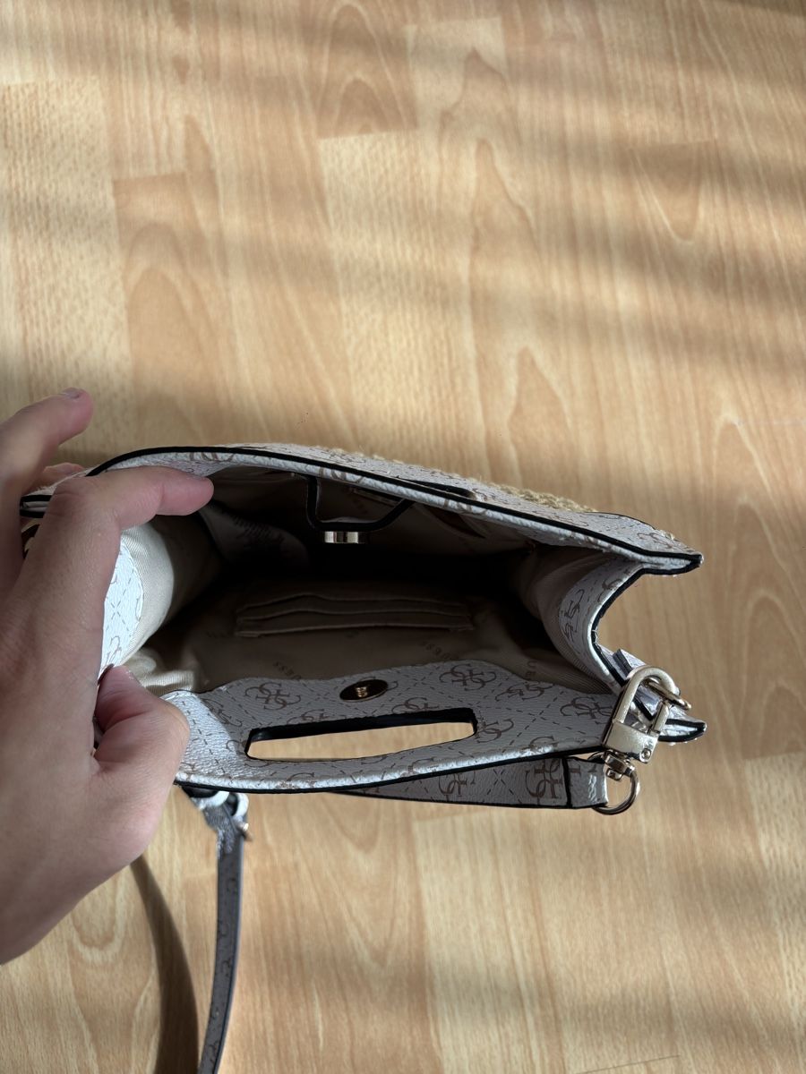 Guess Borse da donna: Guess Handtasche, neuwertig – Nuovo (secondo la descrizione) da Zug venduto da alex___4 2